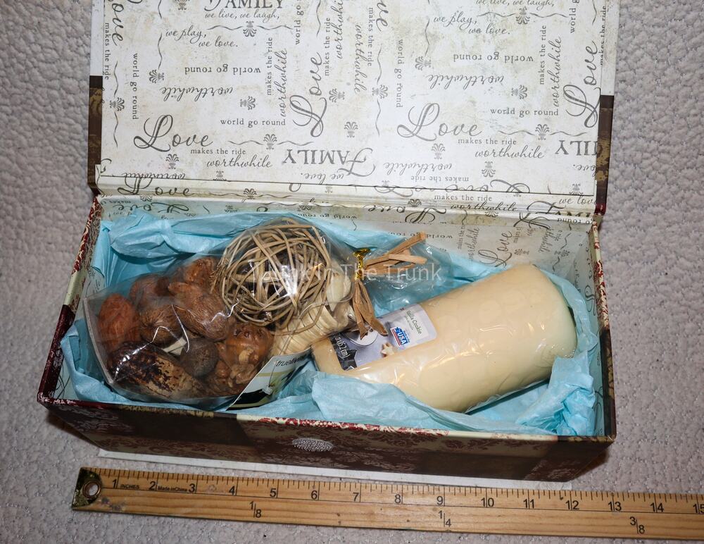 Candle and decorative potpourri